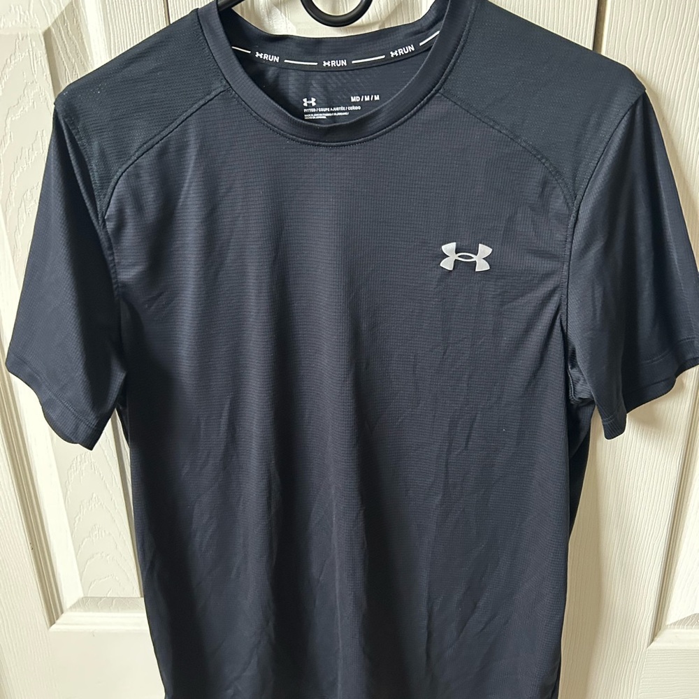 Under Armour Black Short Sleeve Athletic Tee